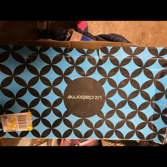 Liz Claiborne women’s boots size 10 - Picture 3 of 4